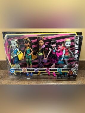 Monster High Dolls Signature Look 5Pack(2015)SOLD OUT-NIB